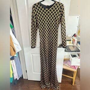 Beautiful Gold and black prom dress NEVER WORN, size large